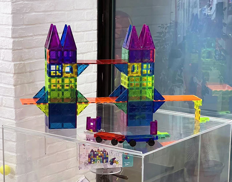 Why choose Dailymagic Magnetic Building Tile toy?